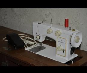 Швейная машинка Чайка-142М электрический и ножной привод