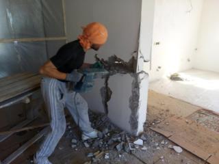 Desfacerea demontarea pardoselilor din beton armat demolarea betonului