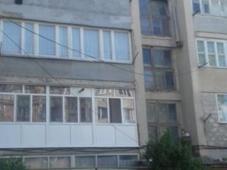 Продаётся большая трёх комнатная квартира в центре Дондюшан