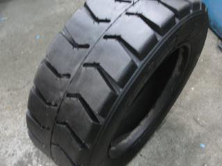 Продам шину на погрузчик 8,15-15