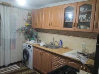 Продается часть дома, 2 комнаты, кухня, санузел, в Думбраве. 