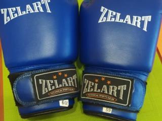 Боксерские перчатки б/у