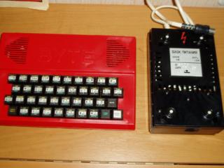 Куплю старые компьютеры СССР, компьютерные приставки советских времен.