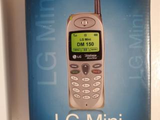 Кнопочный телефон LG Mini DM150