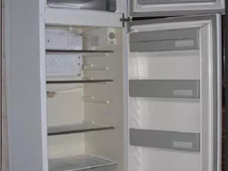 Приму в дар б/у рабочий холодильник. Voi lua un cadou, un frigider 