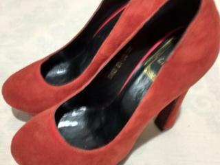Продаю новые женские туфли, тёмно - красного цвета, размер 37.