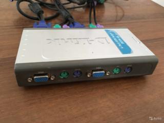 KVM-переключатель для подключения 4 компов