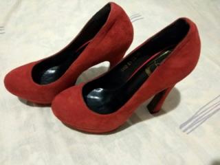 Продаю новые женские туфли, тёмно - красного цвета, размер 37.