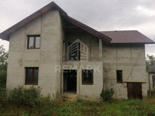 Se vinde casă, în com. Ciorescu. Suprafața totală 166 mp, este ...