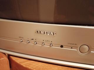 Телевизор Samsung d 37см, б/у