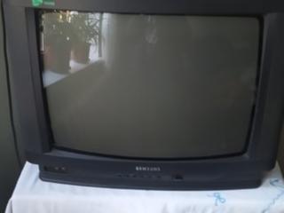 Продаю старый телевизор.