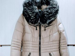 Продам. Куртка женская зимняя 46 размер. Натуральный мех.