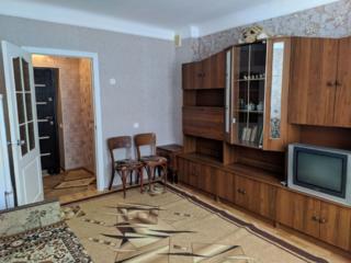 1 комнатная на Ленинском с ремонтом мебелью и техникой.