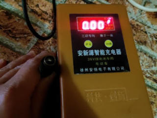 (Зарядное) З/У для литий ионных аккумуляторов