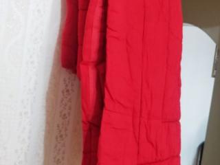 Одеяло -матрац ватный, красный. В отличном состоянии. Недорого
