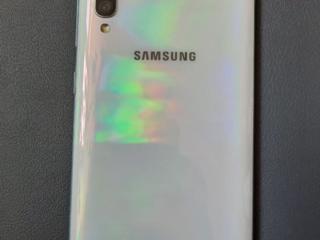 Samsung Galaxy a50 white 64 gb ram 4 gb