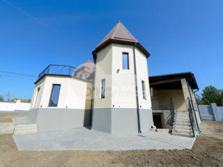 Spre vânzare casă în 2 nivele, amplasată lângă pădure în Budești ...