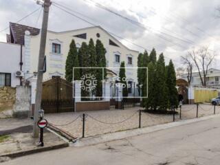 Spre chirie se oferă casă separată, amplasată pe strada Corobceanu. ..