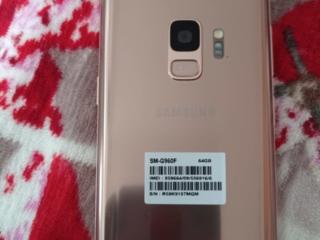 Продам телефон в отличном состоянии samsung g960f galaxy s9 4/64gb!!!