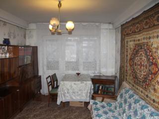 Продам двухкомнатную квартиру возле Донецк Сити
