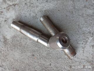 Продам: пилы, шурупы, радио, краны от бочки, электро-счетчик, бочка