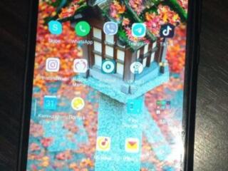 Продам смартфон с большим экраном, 6.9", Сяоми Mi Max 3