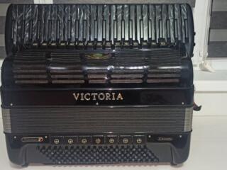 Se vinde acordeon Victoria Cassoto