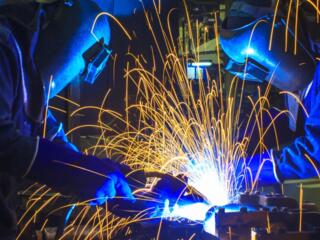 Требуются сварщики-монтажники