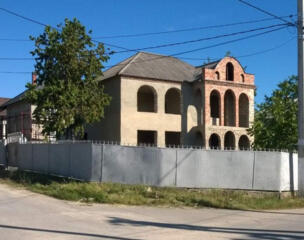 Продается недостроенный дом в Яловенах