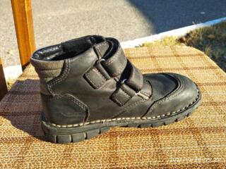 Ботинки"KIDS" черного цвета р-р(31)натуральная кожа, прошитые