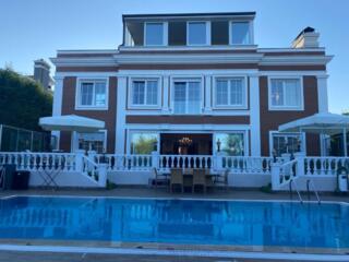 Продам роскошный частный дом с бассейном в Турции в г. Стамбуле 8млн$