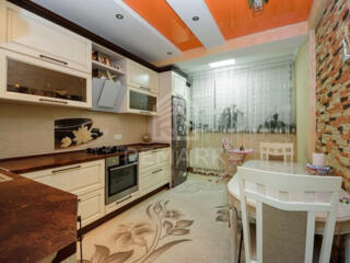 Se vinde apartament cu 2 camere, în Complexul Drăgălina, amplasat în .