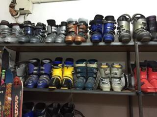 В ПРОКАТ возьму горные лыжи. ПРОДАЮ ботинки горных лыж, есть выбор!