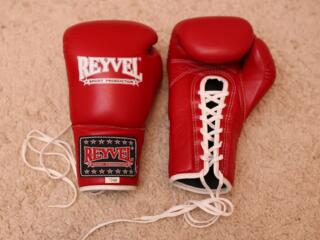 Боксерские перчатки Reyvel 10 унций