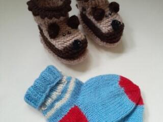 Детская одежда отличного качества: маечки, шапочки идр. Жилетка теплая