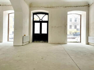 Продажа фасадного помещения на Бунина