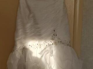 Изящное свадебное платье