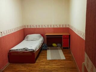 Посуточно сдаю 2 комнаты в 3х комнатной квартире центр Кишинев 25 евро