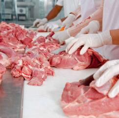 Завод "LUCOW" по переработке свинины и говядины набирает рабочих.