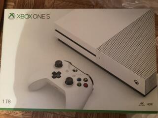 Продам Xbox one S 1TB
