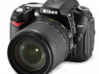 Легендарный Nikon D90 в идеальном состоянии.