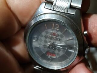Часы наручные, элитный бренд "Orient", зарядка авто механическая.