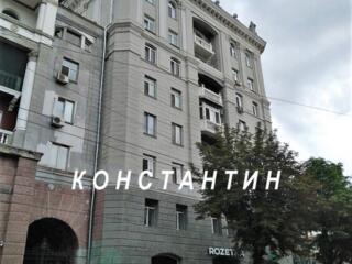 Центр (пр. Яворницкого), в продаже 1-к. квартира, сталинка