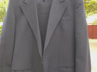 Продам куртку кожаную, пальто, плащ, костюмы.