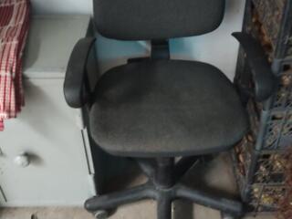 Продам компьютерный или офисный стул в хорошем состоянии