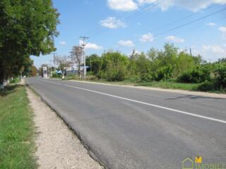 25 соток под строительство, центр с. Скуляны, 80 м выход на дорогу