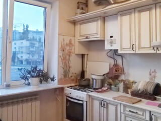 Продам 3-комнатную квартиру "сталинку" на проспекте Гагарина