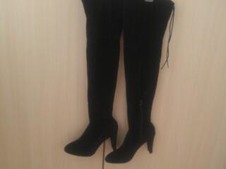 Продаю новые, женские, замшевые, высокие сапоги, разм. 38-39. 30 уе. Торг