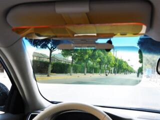 Козырёк в автомобиль день\ночь. Антибликовый и затемнённый. День\ночь.