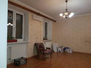 Продам дом в Одессе, район улицы Толбухина, 2-х этажный, ракушечник, .